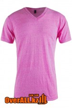 Розовая футболка с V-образным вырезом